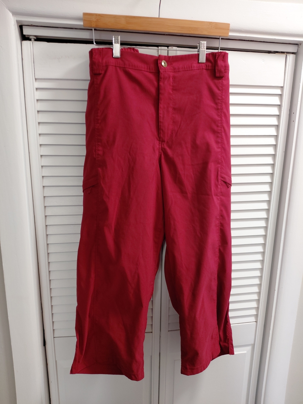 Duluth Trading Co Women's Dry On The Fly Burgundy Nylon Capris